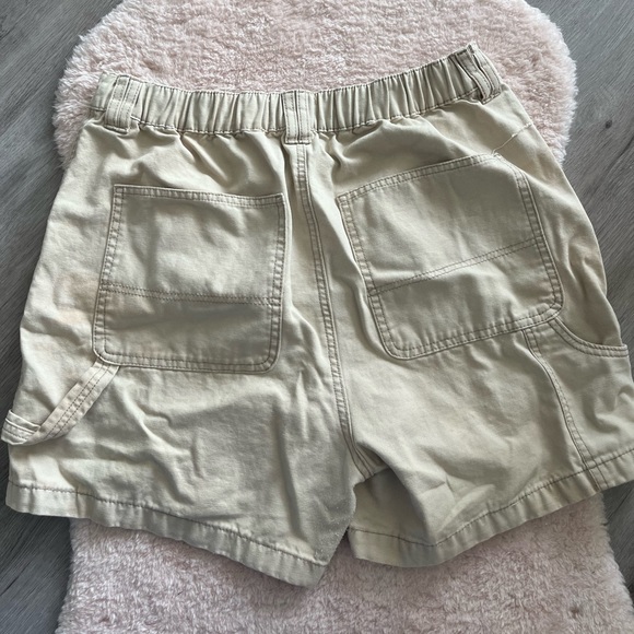 Ardene khaki carpenter shorts EUC size XL - Picture 3 of 3